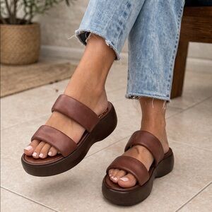 Seychelles Brown Leather Platform Sandals Made in Italy Double Strap Size 9